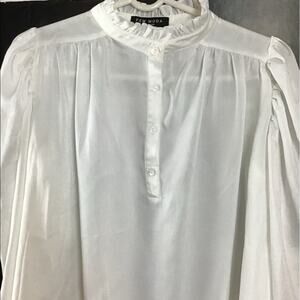 Few Moda‎ white satin ruffle neck blouse small
